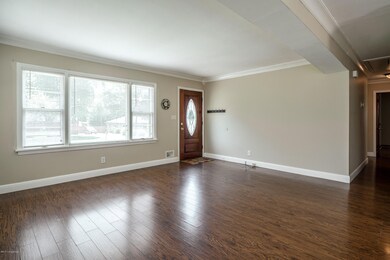 6015 Applegate Ln, Louisville, KY 40219 - photo 4