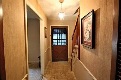 Lovely Entry Way!