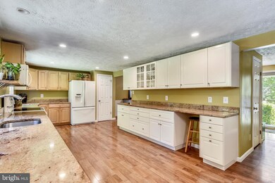 15149 Holleyside Dr, Dumfries, VA 22025 - photo 7