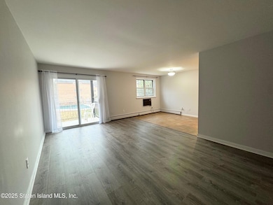 390 Maryland Ave unit 2C, Staten Island, NY 10305 - photo 2