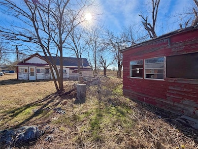 109 2nd St, Custer City, OK 73639 - photo 3