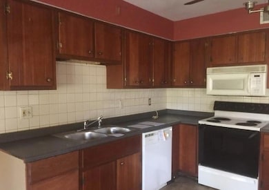 1072 Barberry Ln, Columbus, OH 43213 - photo 7