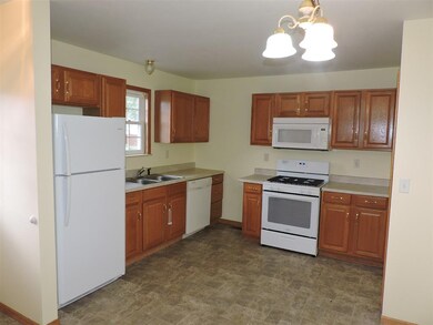 309 N Morgan St unit . C, Mentone, IN 46539 - photo 3