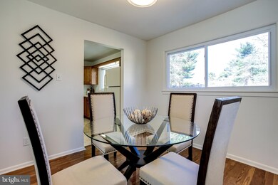 9542 Barkwood Ct, Fairfax, VA 22032 - photo 7