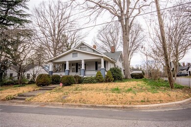 729 Wood St, Statesville, NC 28677 - photo 3