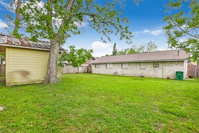 8626 Cottage Gate Ln, Houston, TX 77088 - photo 6