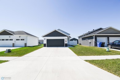 7223 27th St S, Fargo, ND 58104 - photo 4