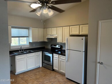 305 E Vine Cir unit 201, Mesa, AZ 85210 - photo 3