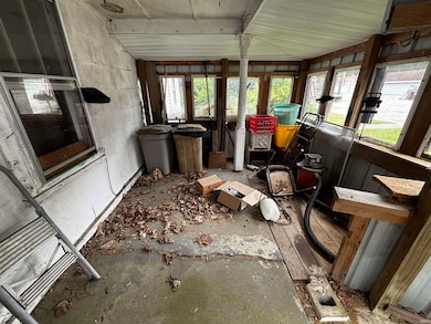 148 N Seminary St, Bloomfield, IN 47424 - photo 3