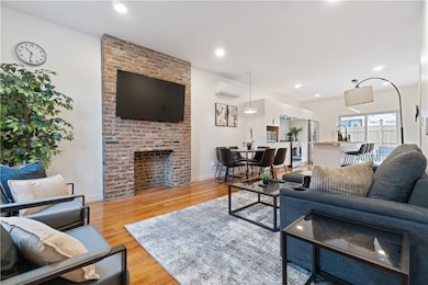 1240 Butterfield Way, Pittsburgh, PA 15212 - photo 4