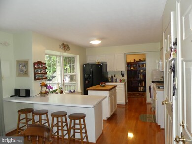 5812 Miriam Dr, Sykesville, MD 21784 - photo 6