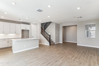 5841 E Zachary Dr, Phoenix, AZ 85054 - photo 7