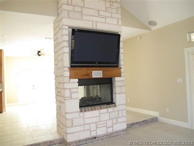 338 Hampton Rd, Ardmore, OK 73401 - photo 4