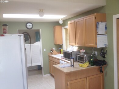 6829 E Ct, Springfield, OR 97478 - photo 6