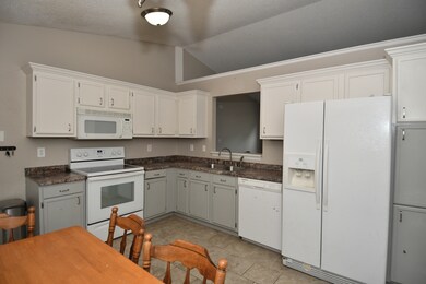 49 Meadow Creek Blvd E, Whiteland, IN 46184 - photo 6