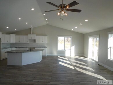 776 S von Elm Dr, Blackfoot, ID 83221 - photo 2