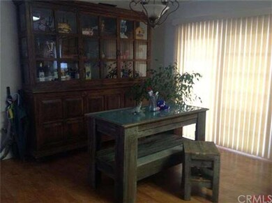 Diningroom    The Diningroom and Livingroom are co