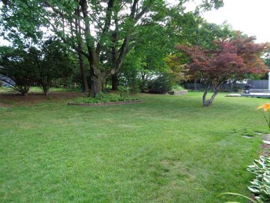 173 Lawnacre Dr, Cranston, RI 02920 - photo 2