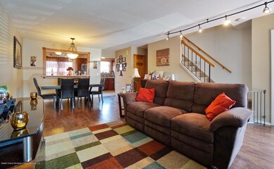 (4) Living Room Dining Room
