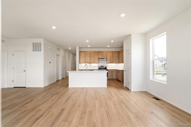 11124 Xanadu St, Commerce City, CO 80022 - photo 4