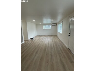 287 E 3rd St, Lowell, OR 97452 - photo 7