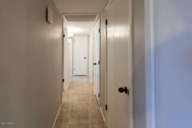 202 S Malcolm Dr, Apache Junction, AZ 85120 - photo 4