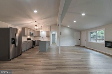 388 Fragrance Ln, Hedgesville, WV 25427 - photo 4