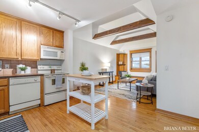 1-web-or-mls-A7403054