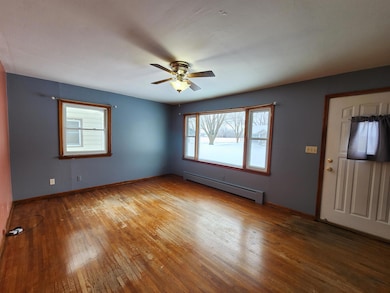 1006 Madison St, Emmetsburg, IA 50536 - photo 5