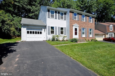 4916 King Solomon Dr, Annandale, VA 22003 - photo 2