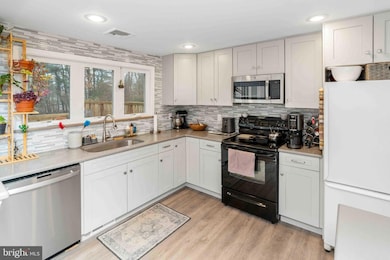 472 Woodward Dr, Huntingdon Valley, PA 19006 - photo 7