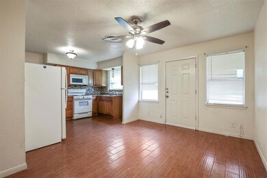 827 W Monterey St unit A, Denison, TX 75020 - photo 2