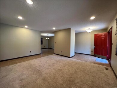 8 Oak Leaf Cir, Collinsville, IL 62234 - photo 4