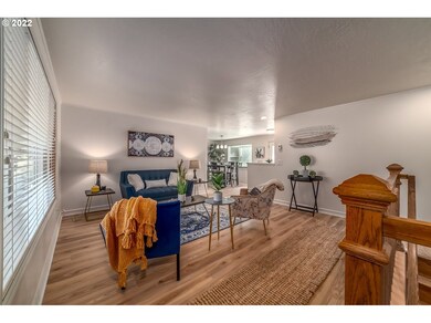 Living Room/Entrance