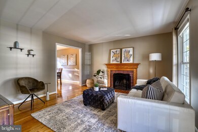 3410 Saint Theresa Ct, Olney, MD 20832 - photo 5