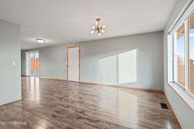 6603CrestfieldsRd-5