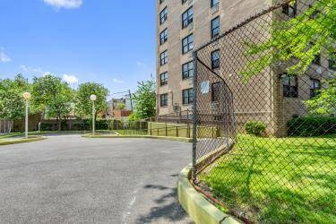 Hugh Grant Gardens unit 104, Bronx, NY 10472 - photo 2