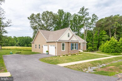 212 Dismondy Dr, Huntingtown, MD 20639 - photo 3