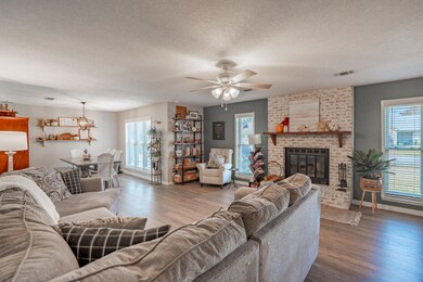 1084 Blvd de La Parisienne, Mary Esther, FL 32569 - photo 7