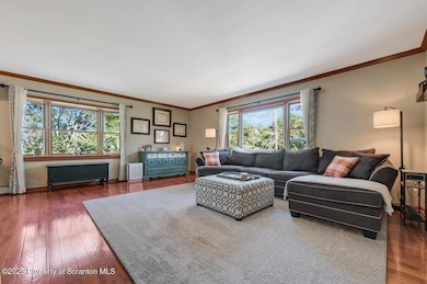 1332 E Elm St 07 Large