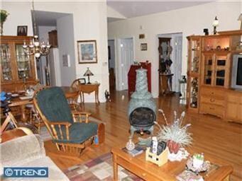 43 Bear Meade Dr, Trenton, NJ 08691 - photo 4