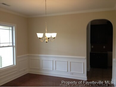 Dining w/wainscotting