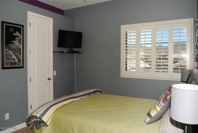 5864TR_still_2br