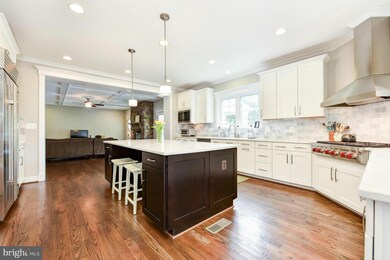 7103 Marlan Dr, Alexandria, VA 22307 - photo 5