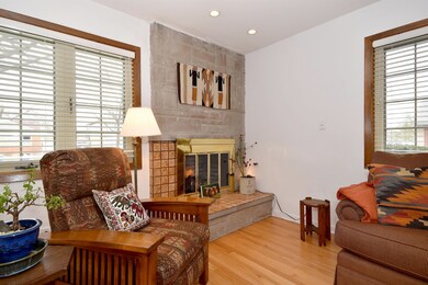 561 E Park Ave, Elmhurst, IL 60126 - photo 3