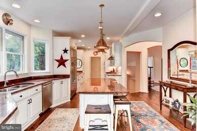 7015 Marlan Dr, Alexandria, VA 22307 - photo 4