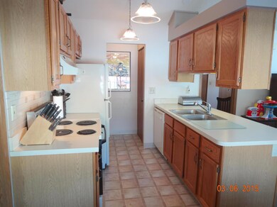 Kitchen-Tons of Cabinets
