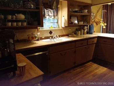 Lots of workspace in the kitchen.