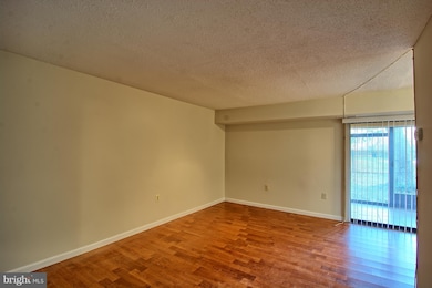 1809 Snow Meadow Ln unit T-2, Baltimore, MD 21209 - photo 3