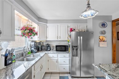eat in kitchen
